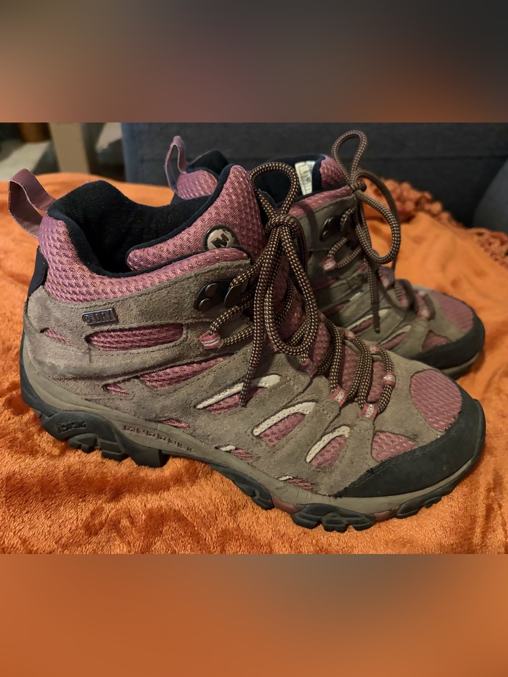 Merrell Women's Hiking Moab 2 Boots in Plum/Grey